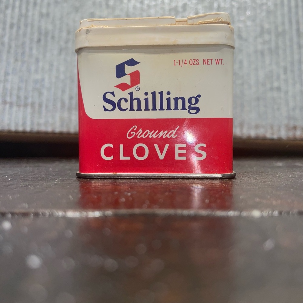 Vintage McCormick Schilling Ground Cloves‎  1 1/4 oz Spice Metal Tin